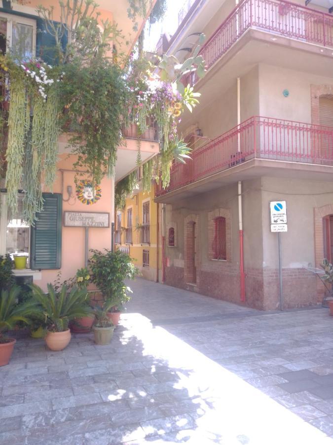 Vacanza Taormina Mare Маццео Экстерьер фото